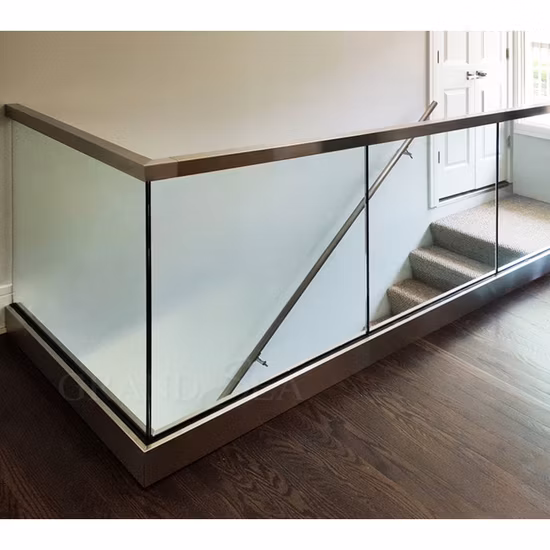 Glasgeländer mit LED-Licht-Handlauf, Aluminium-U-Profil, Außenbalkon, Treppengeländer, Deck, rahmenloser Glasbaluster