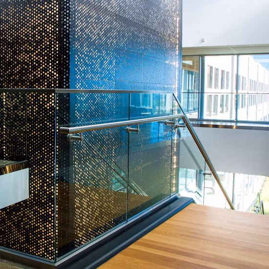 Maßgeschneidertes Glasbalkon-Aluminiumzaun-U-Profilstäbe-Geländer/Handlauf/Balustrade