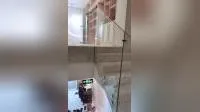 10–12 mm seitlich montierter Edelstahl-Abstandshalter aus gehärtetem Glas mit Eurpo-Australien-Standard