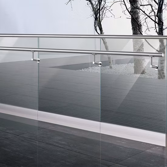 Geländersystem aus rahmenloser Stahlzapfen-Glasbalustrade von Foshan